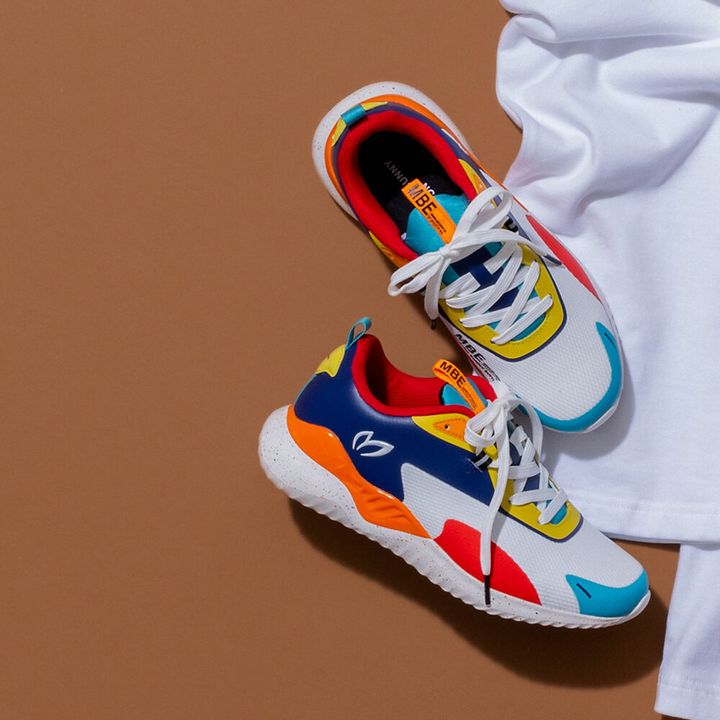 ゴルフ場だけじゃない！ 練習やコースの行き帰りも履けるスパイクレスシューズ