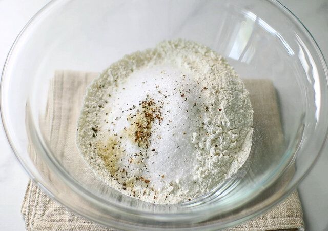 セムラ レシピ パン生地の材料を計り入れる