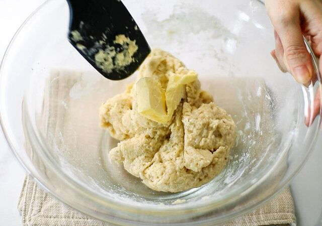 セムラ レシピ パン生地を捏ねる