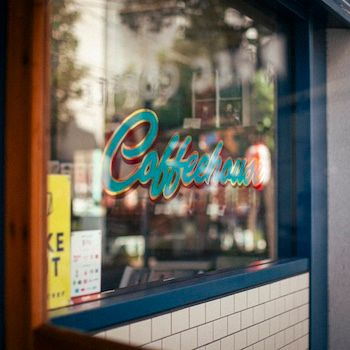 店舗限定のプレミアムプリンが絶品！：レックコーヒー渋谷東店【ファージーの特等席 vol.17】