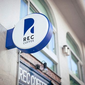 店舗限定のプレミアムプリンが絶品！：レックコーヒー渋谷東店【ファージーの特等席 vol.17】