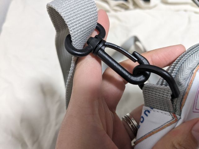 ショルダーストラップ