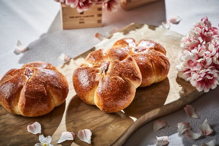 「桜あんぱん」380円