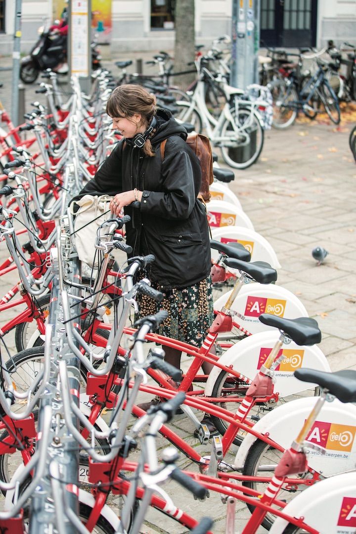 【花柄ワンピース】× 軽アウターコーデ5選。そろそろ春めいた装いに！