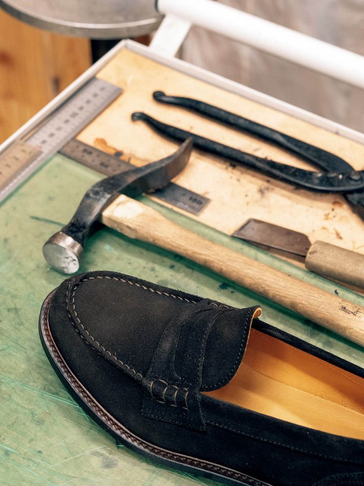 〈エンダースキーマ〉のリペア店