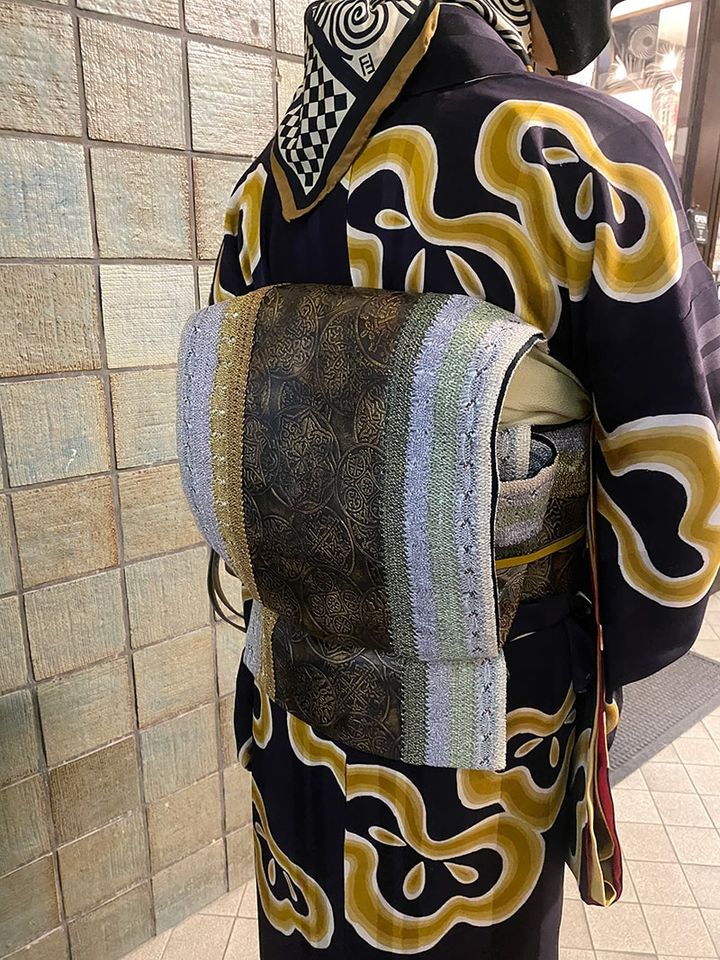 帯は比較的新しめのユーズド 【吉田羊さんの着物と12のアソビゴコロ】