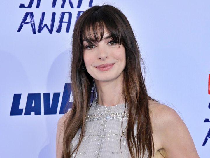 画像: アン・ハサウェイがお酒を飲むのをやめたワケ