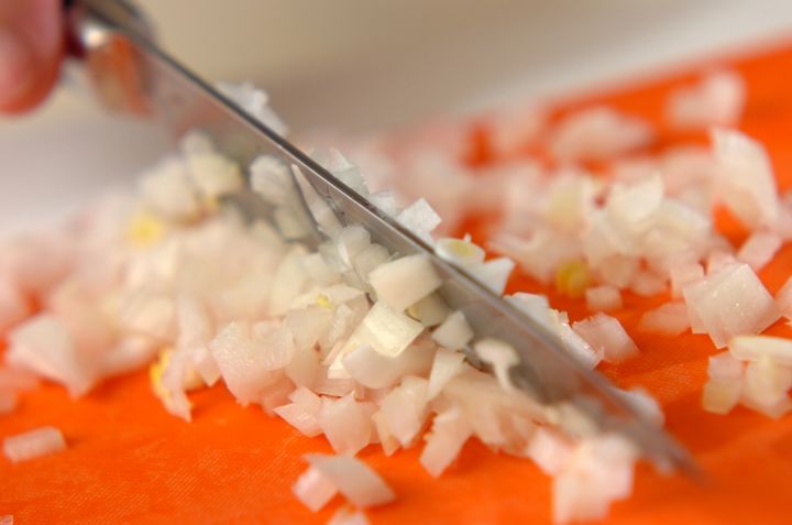 生トマトで！短時間でトマトソースに 鯛をオシャレにの下準備1