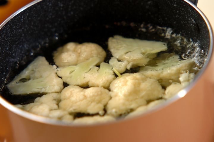 カリフラワーとイカのマリネの作り方1