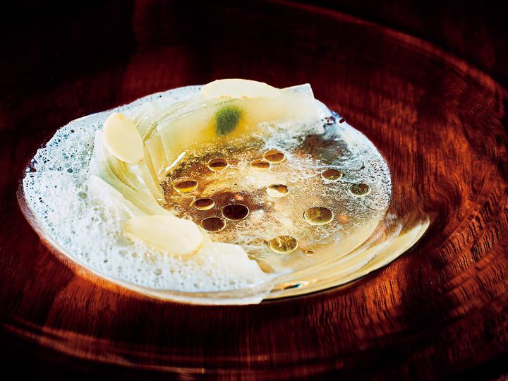 麻布十番『OLINA』の「大根 - ヤリイカ - 生ハムの出汁」