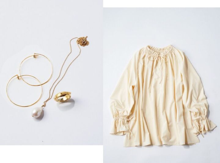 イエベに似合う黄味がかったブラウス ゴールドアクセサリー