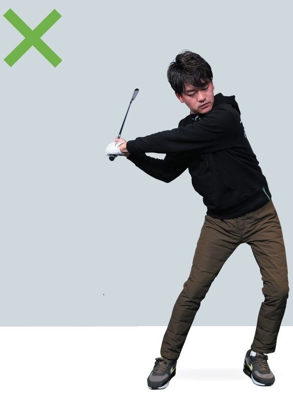 アイアンでもっと飛ばすには…？プロがみんなしている“側屈”のやり方を解説！