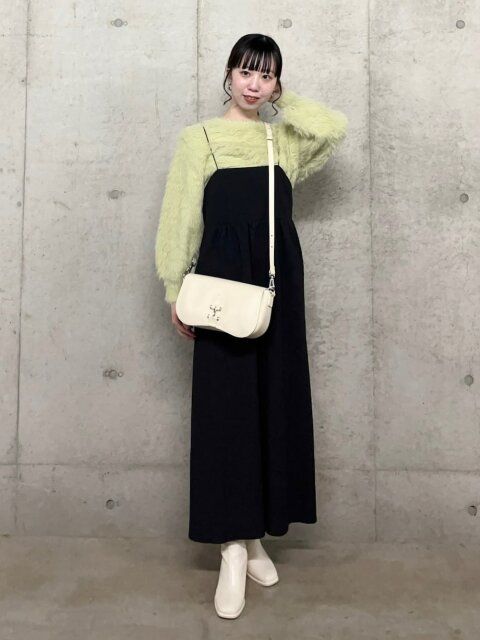 春の黒キャミワンピースコーデ