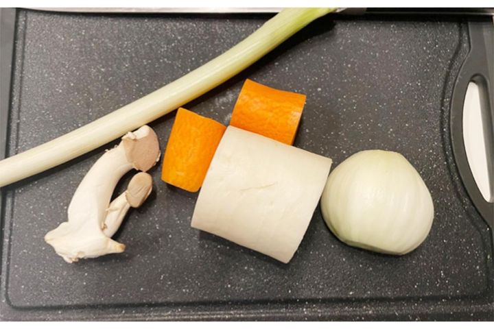 ほぼ放置で作る“余り蒸し野菜”材料