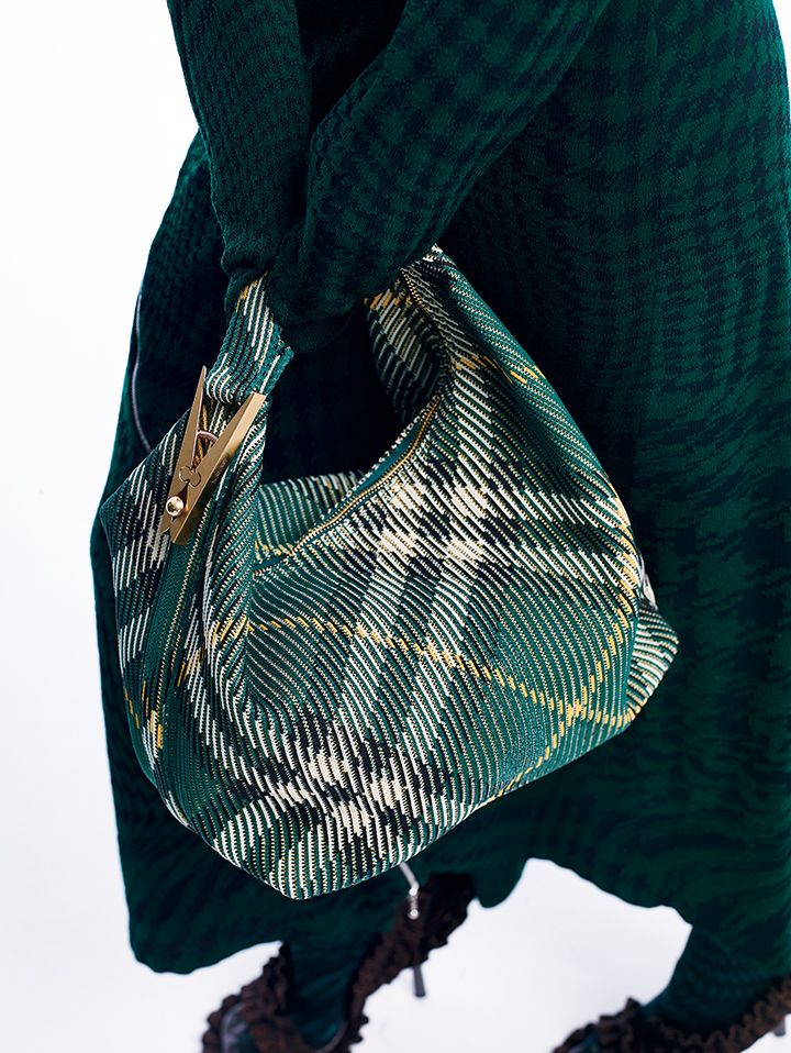 《BURBERRY》で季節のかわりめファッションを楽しもう