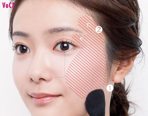 くすみピンクチークで血色シェーディング／田村保乃さん