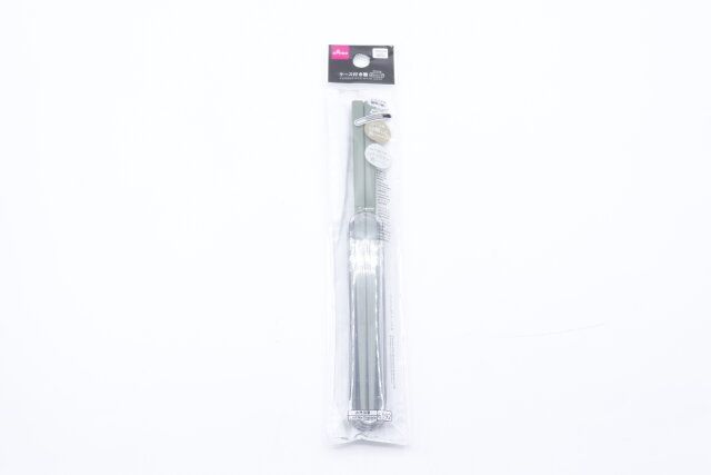 ダイソーの箸（ケース付、ダイニング）のパッケージ