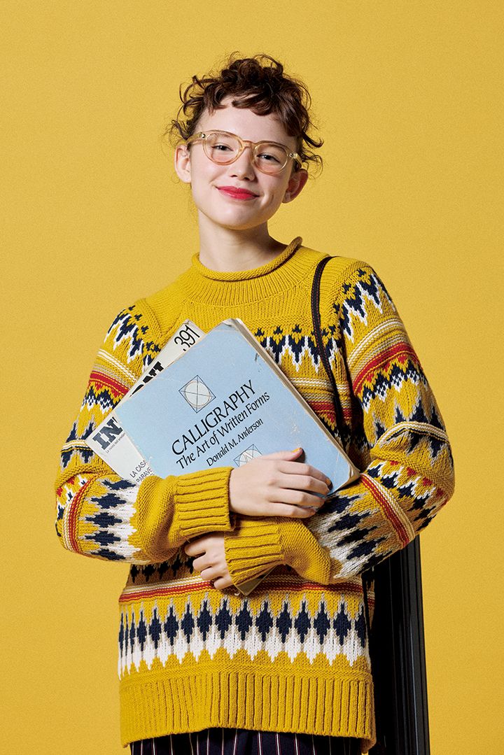 一瞬で垢抜ける！1本もっていると超便利なクリアメガネと着こなし