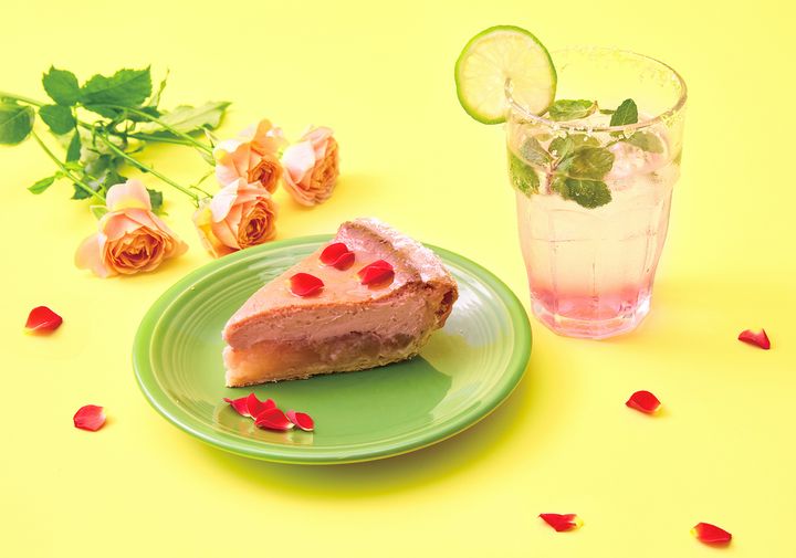 2号館1階GRANNY SMITH APPLE PIE & COFFEE「ベリーローズ アップルパイ」「ローズモヒート」
