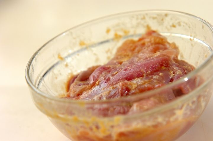 鶏もも肉のみそ焼きの下準備1