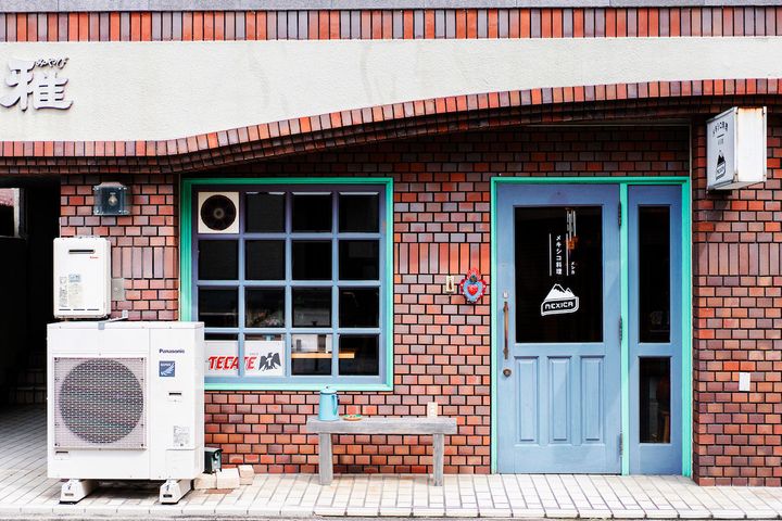 〈メシカ〉外観