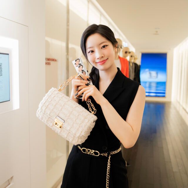 twice痛バッグ ダヒョン ❗️最終値下げ❗️TWICE ダヒョン 痛バ 缶バッチ - メルカリ