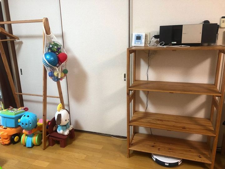 荷物置き場は、子どもたちが片づけられる物量と収納にしている。