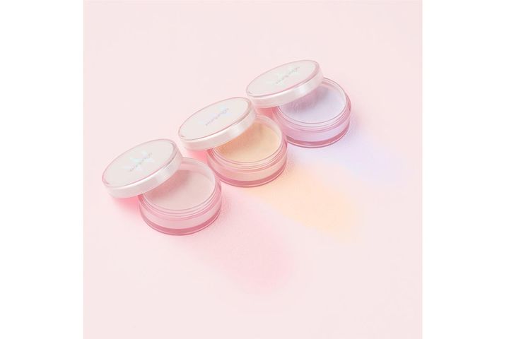 ウォンジョンヨ フィクシングブラーパウダー N（全3色、※うち限定1色）／各￥2,420（税込み）