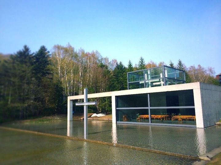 見た目とのギャップに驚き！リピ間違いなしの北海道のソウルスイーツ「モンモオ」【旅するデザイナーがおすすめする旅先でのお土産たち！】