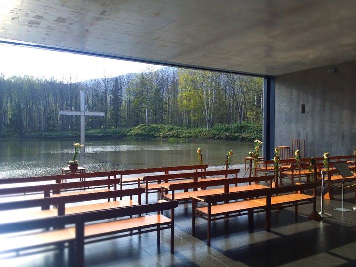 見た目とのギャップに驚き！リピ間違いなしの北海道のソウルスイーツ「モンモオ」【旅するデザイナーがおすすめする旅先でのお土産たち！】