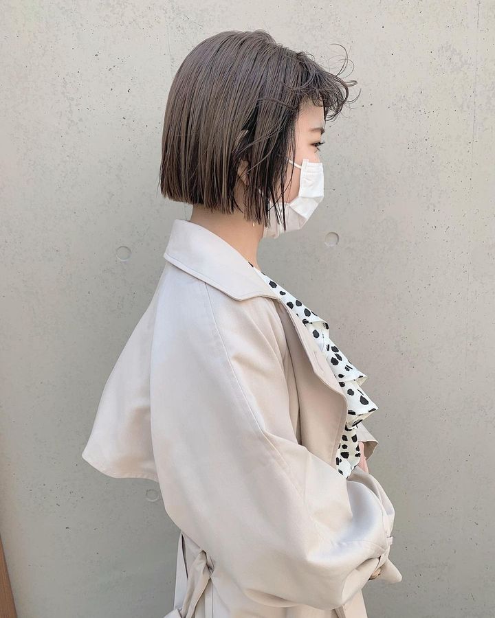 ブリーチありのグレージュカラーヘア