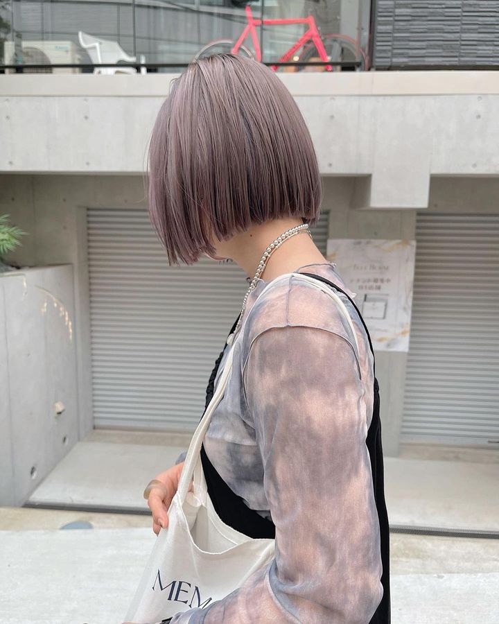 ブリーチありのグレージュカラーヘア