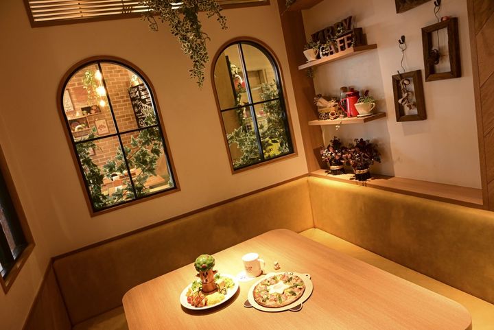 周りを気にせず楽しめる個室も完備！