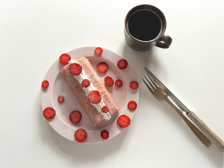 【簡単アレンジレシピ】無印良品のバウムクーヘンで作る、春のバウムサンド【渡辺友美子のコーヒーに合うお菓子のレシピ vol.36 〜レシピで旅するヨーロッパ〜】