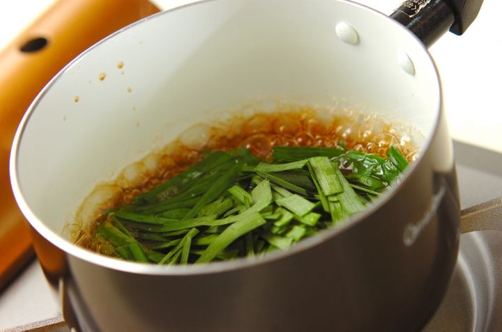 ニラとシラスの卵とじの作り方1