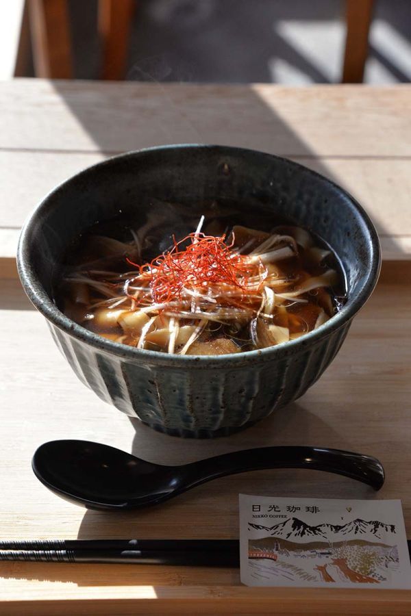 湯波うどんのほかカレーなども食べられる