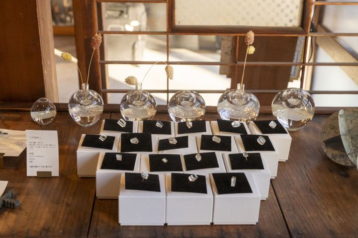 取材時にはガラス工芸作家さんの作品を展示販売