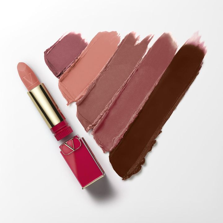 画像: 【ヴァレンティノ ビューティ】「ロッソ ヴァレンティノ マット」 新3色（114R LOVE GETAWAY、126R THANK YOU FOR THE FLOWERS、132A GO FOR GINGER） 各¥6,160（税込）、【ヴァレンティノ ビューティ】「ロッソ ヴァレンティノ サテン」 新1色（190R WALK ON THE WILD SIDE） ¥6,160（税込）
