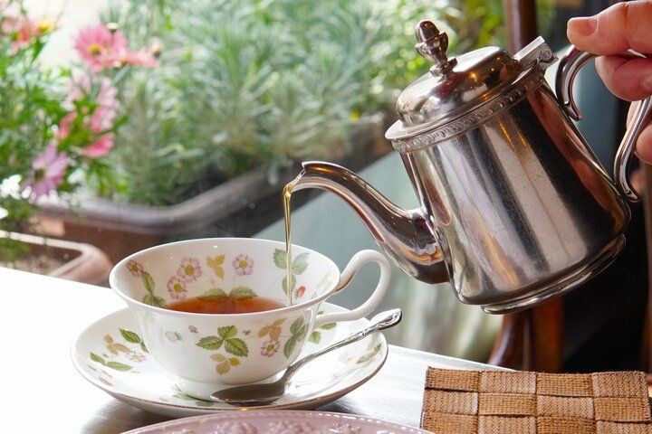 ケーキの焼きあがりが開店時間♪鎌倉の小町通りでセピア色の光を放つ「カフェ・ロマーノ」