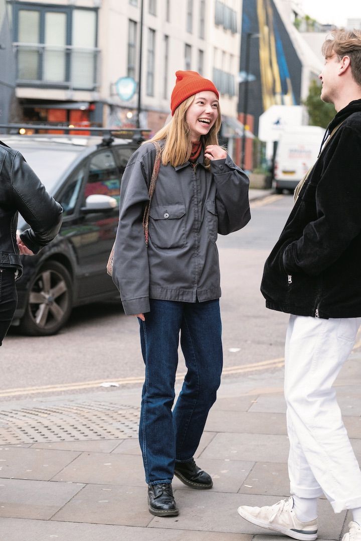 温度調整しやすい！新生活にぴったりな羽織りものコーデが人気【海外のオシャレさん一週間コーデ】