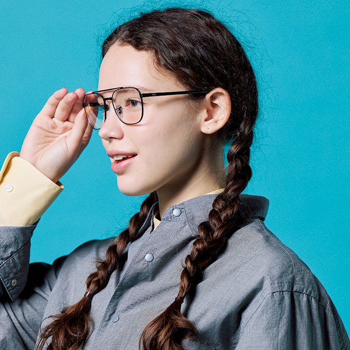 かけるだけで印象がパッと変わる！チャレンジしやすいスクエアメガネのスタイル