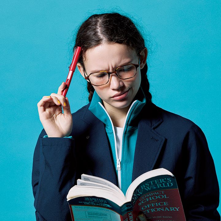 かけるだけで印象がパッと変わる！チャレンジしやすいスクエアメガネのスタイル