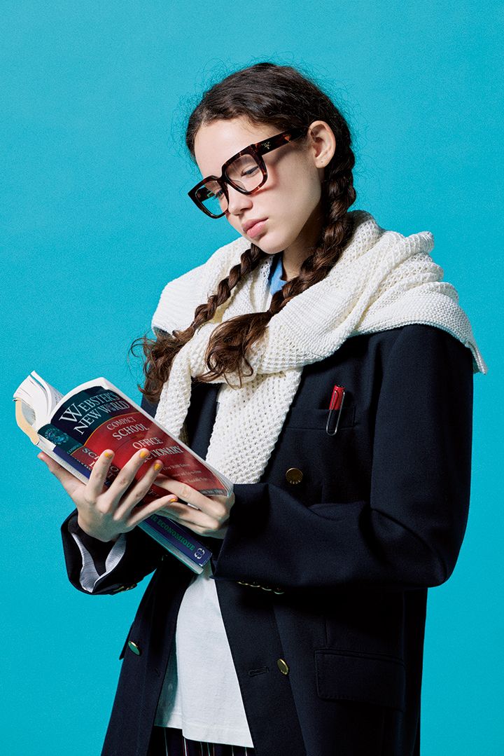 かけるだけで印象がパッと変わる！チャレンジしやすいスクエアメガネのスタイル