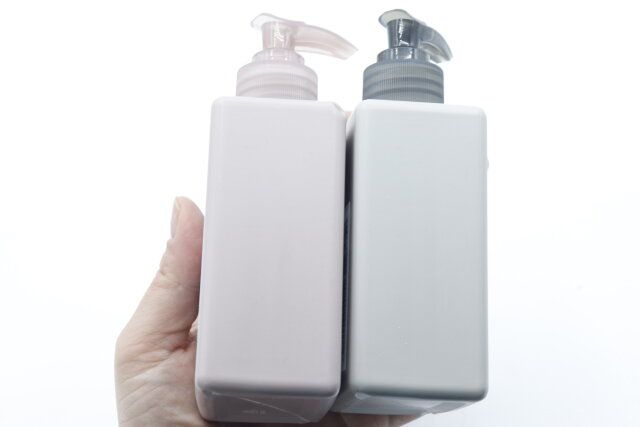 セリアのポンプボトル フォトラベル 300mLはスリム