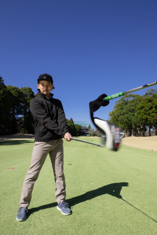“キレのある”アイアンショットの打ち方とは…？「腕を上下に動かす」ことが重要