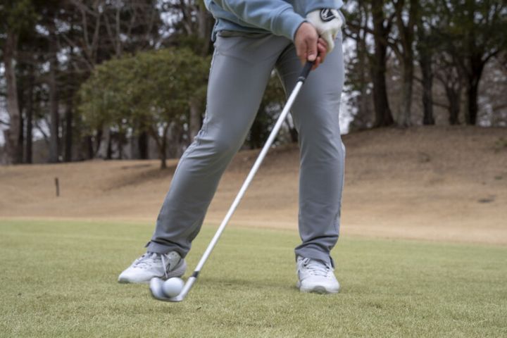 “キレのある”アイアンショットの打ち方とは…？「腕を上下に動かす」ことが重要