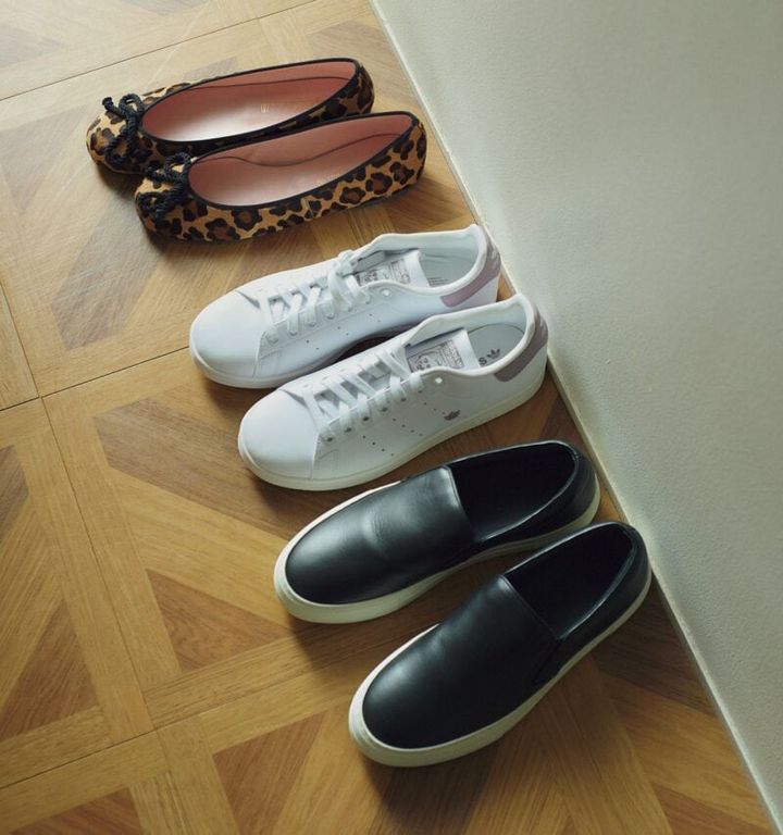 シウマさん 開運ファッション スニーカーやフラットシューズが吉