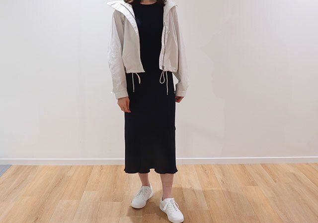 ユニクロ×INES DE LA FRESSANGEの2024年春夏コレクション新作ワンピース