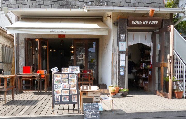 鎌倉にいながら東南アジアの風を感じる「SÔNG BÉ CAFE」のテラスでのんびりティータイム♪