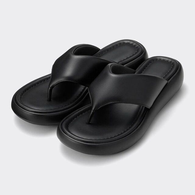 2024年春GUのレディースサンダル